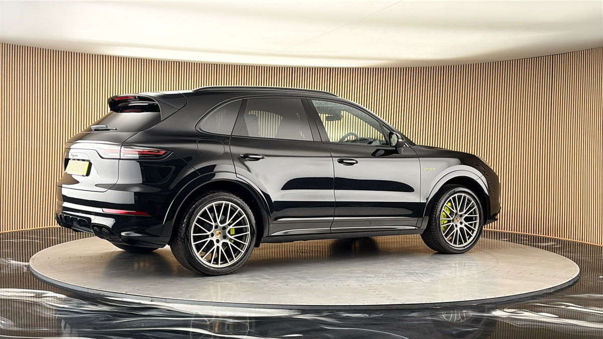 More views of Porsche Cayenne