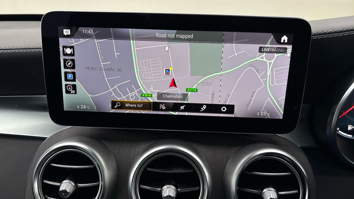 Mercedes-Benz GLC Image 17