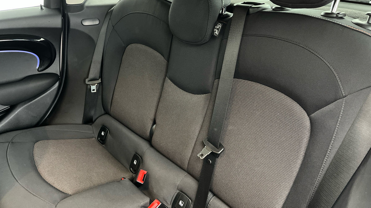 MINI Hatch Image 8