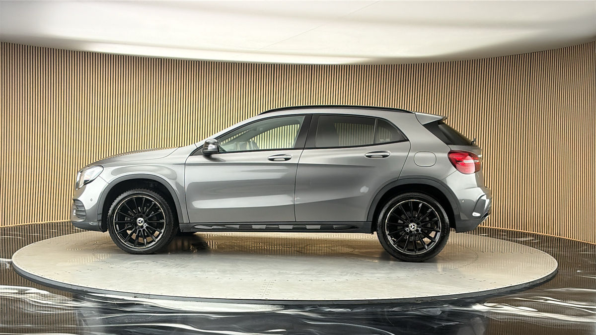 More views of Mercedes-Benz GLA