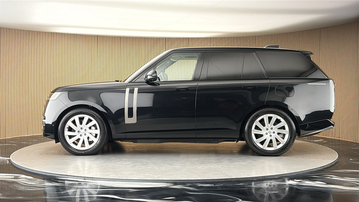 More views of Land Rover Range Rover