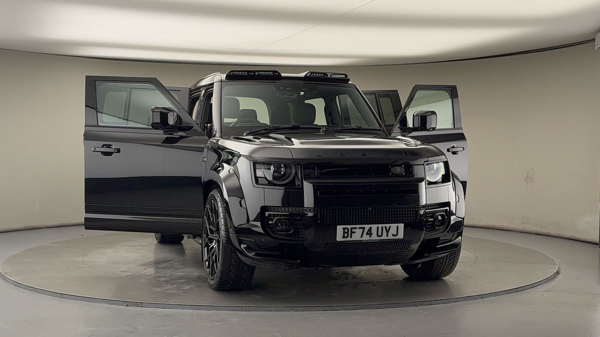 More views of Land Rover Defender 110