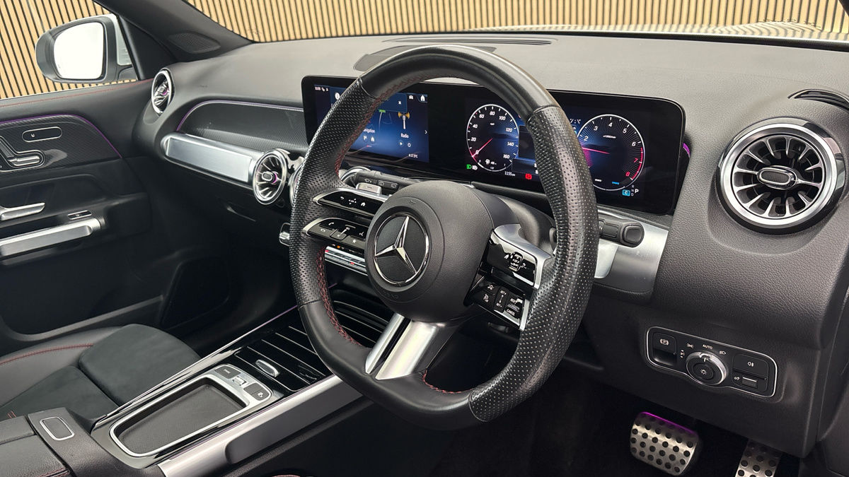 Mercedes-Benz GLB Image 5