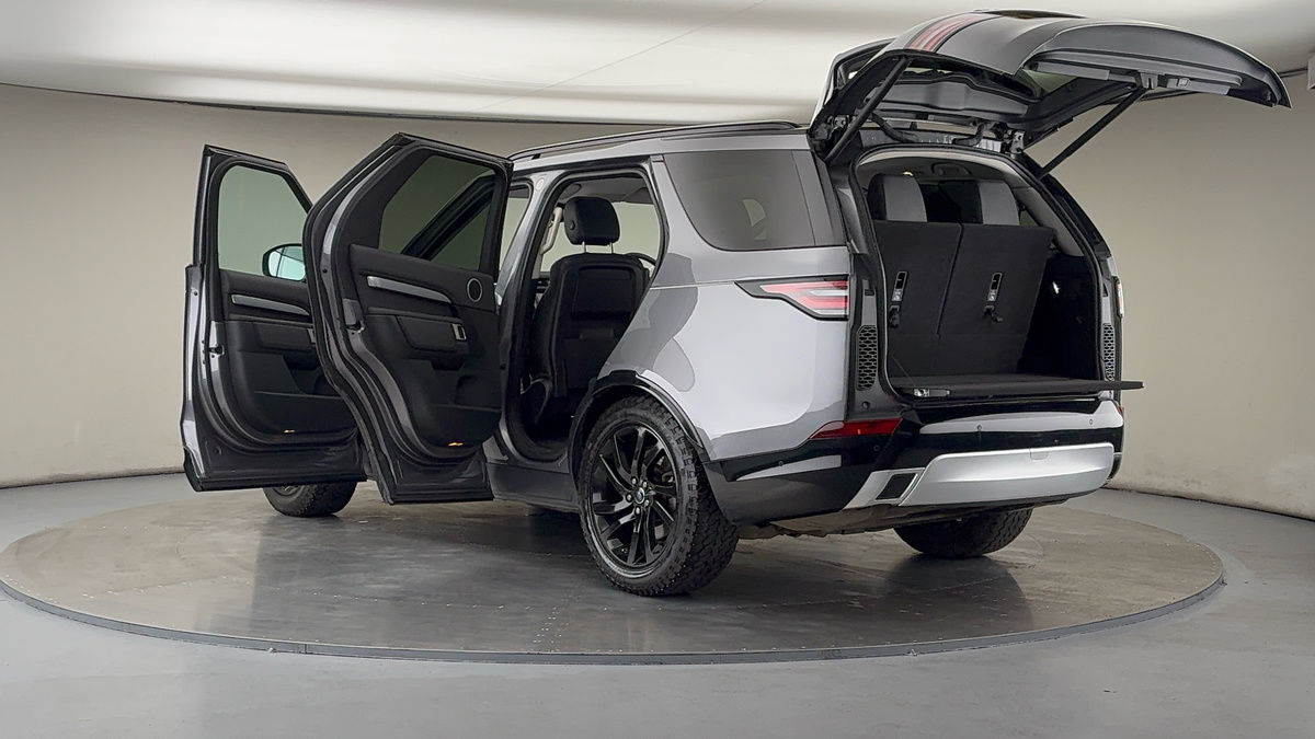 More views of Land Rover Discovery