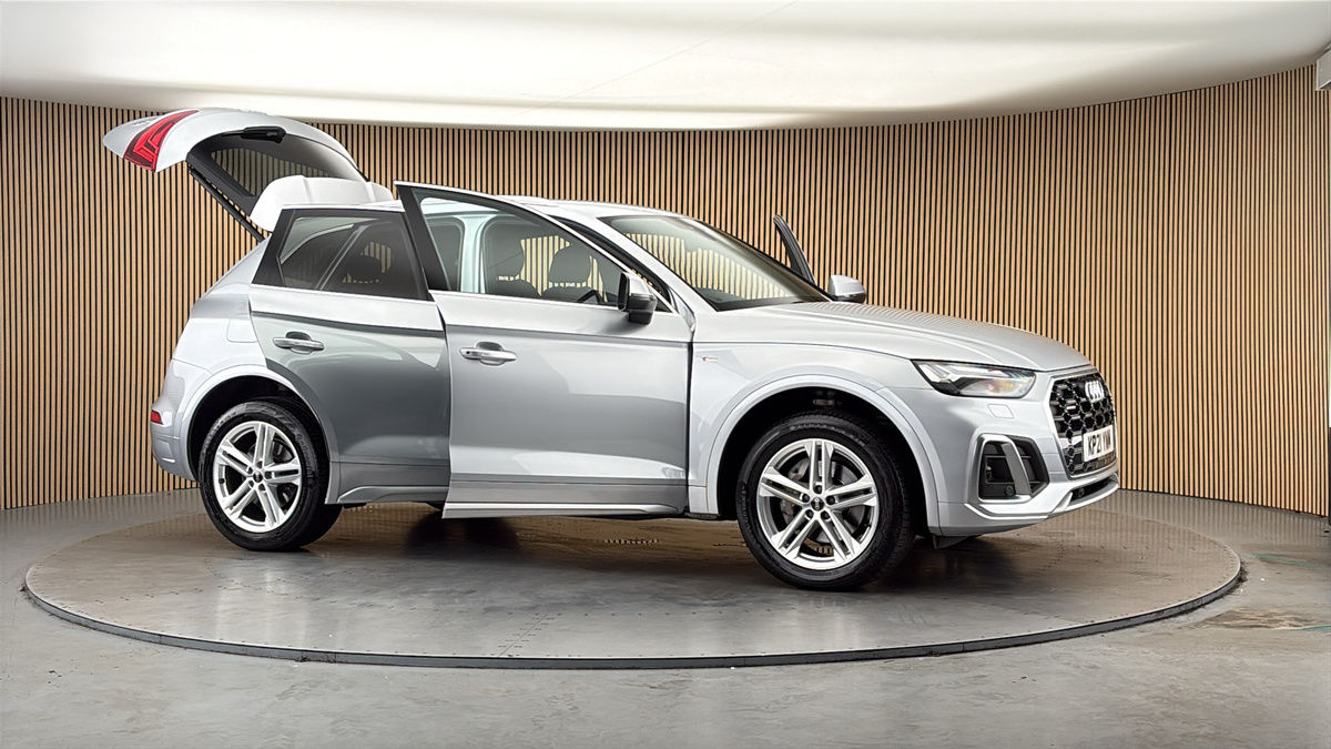 More views of Audi Q5