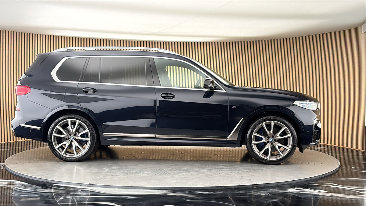 More views of BMW X7