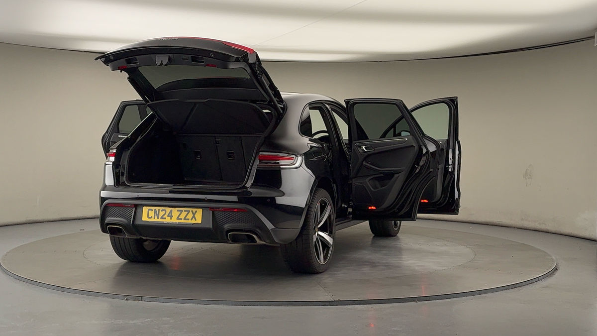 More views of Porsche Macan