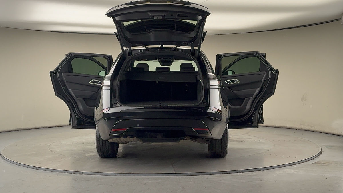 More views of Land Rover Range Rover Velar