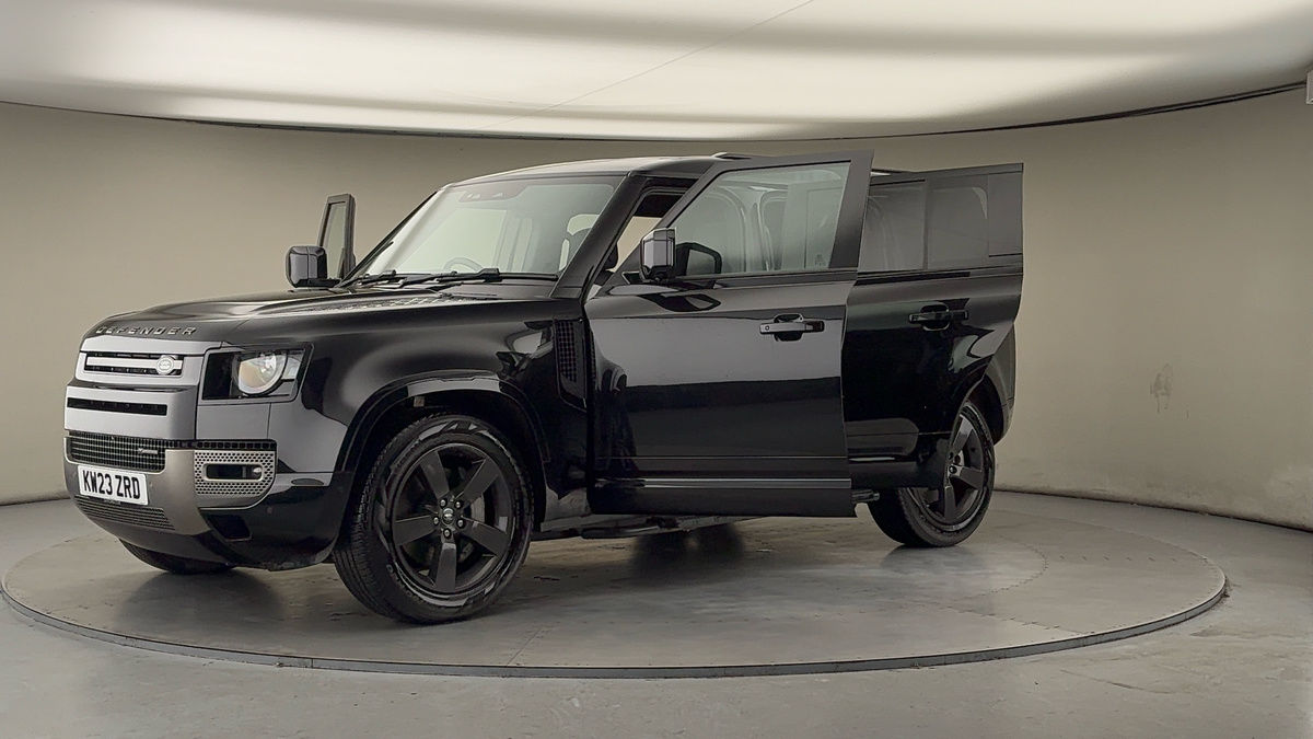 Land Rover Defender 110 Image 22