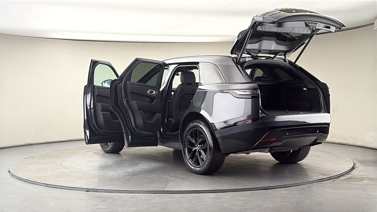 Land Rover Range Rover Velar Image 23