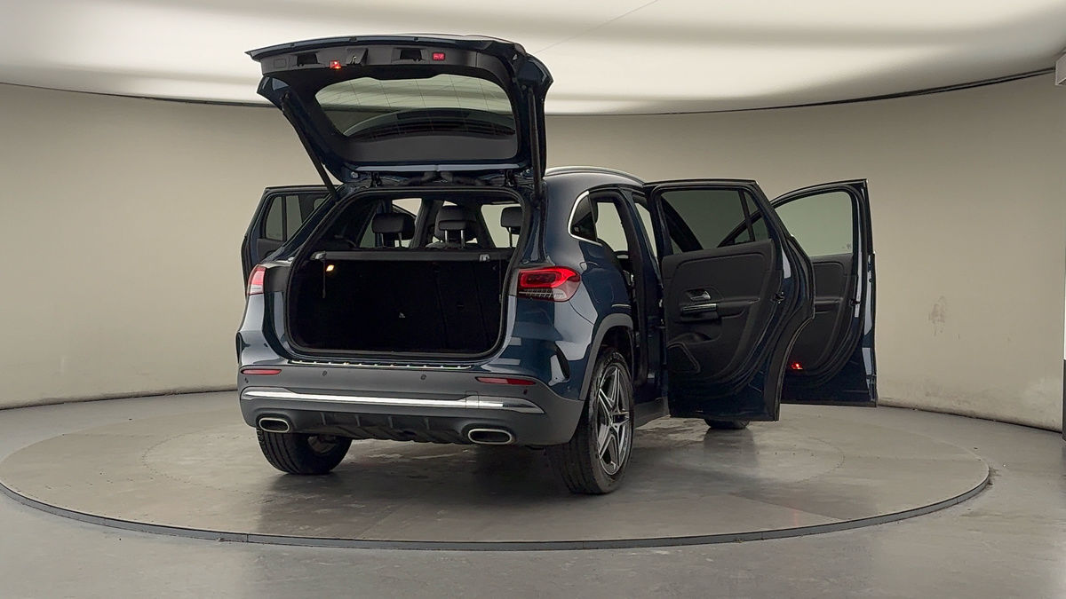 More views of Mercedes-Benz GLA