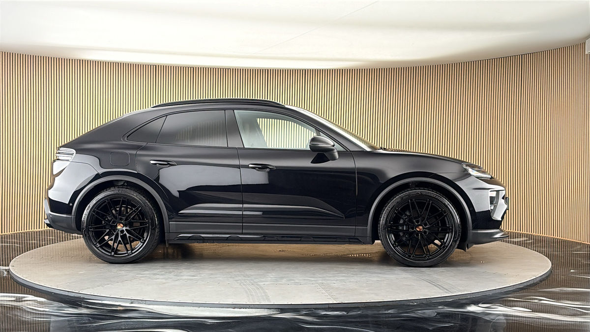 More views of Porsche Macan
