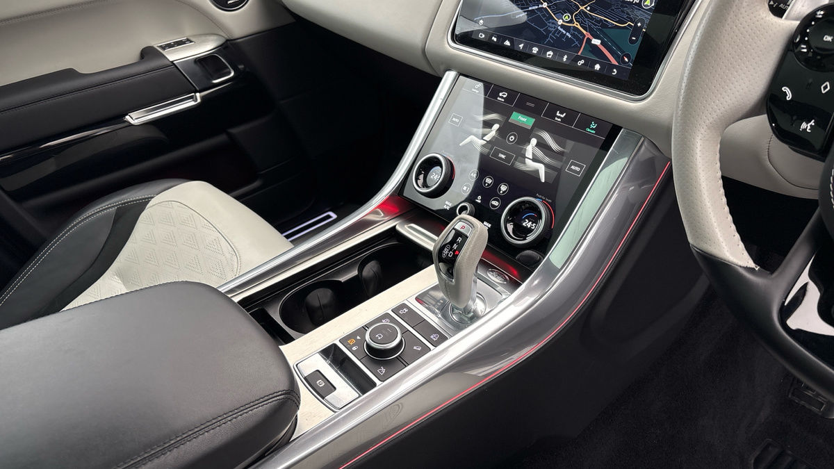 Land Rover Range Rover Sport Image 18