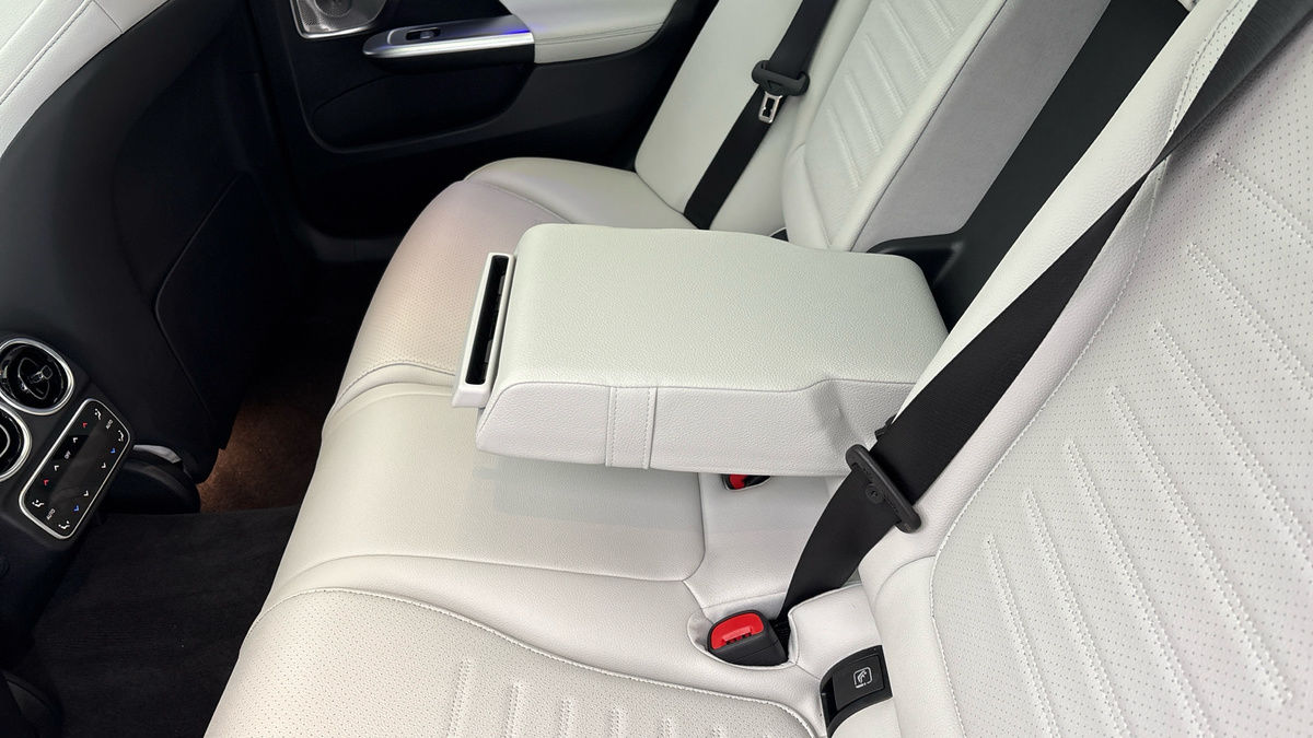 Mercedes-Benz C Class Image 9