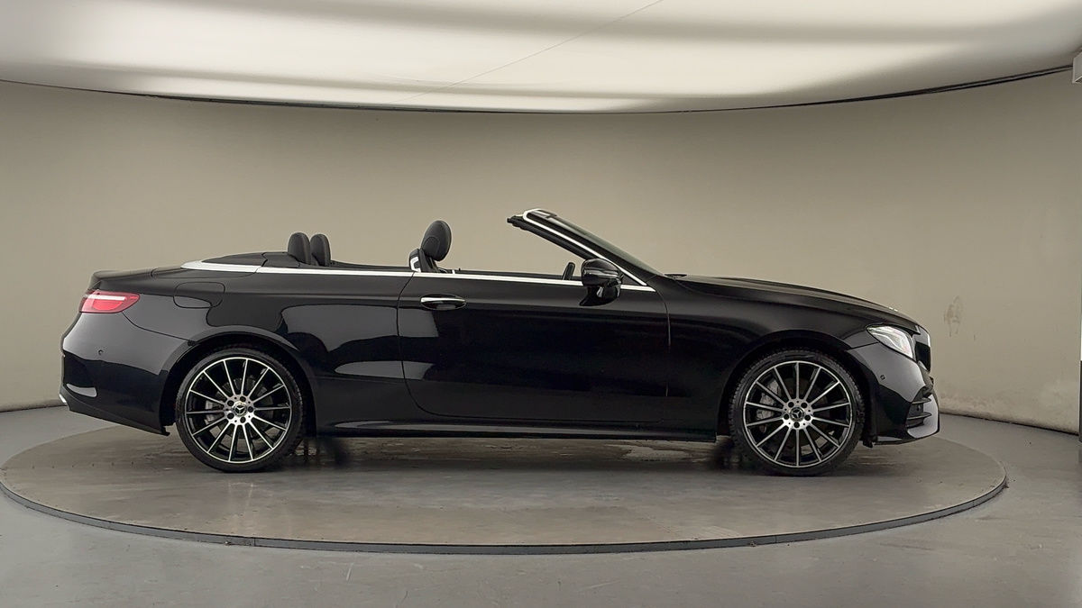 Mercedes-Benz E Class Image 16