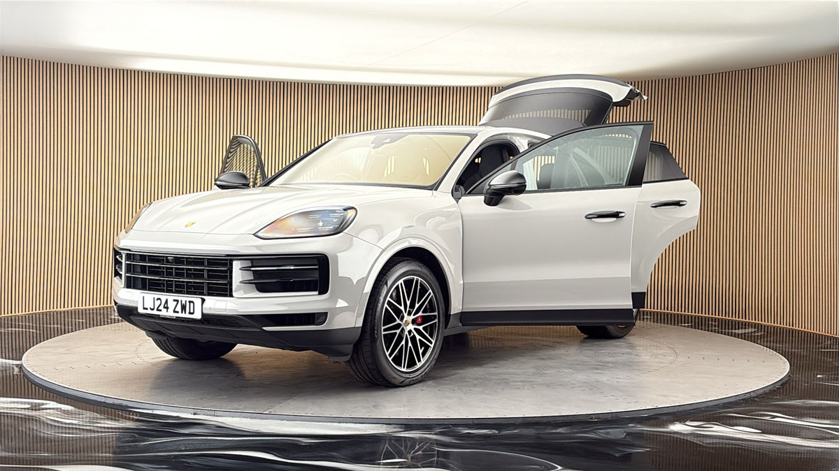 More views of Porsche Cayenne