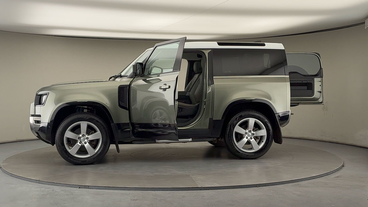 More views of Land Rover Defender 90