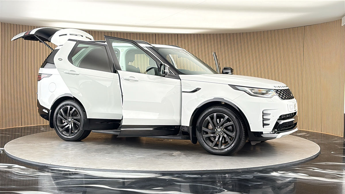 More views of Land Rover Discovery