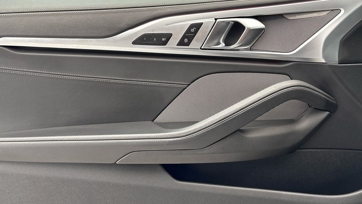 BMW 8 Series Image 19