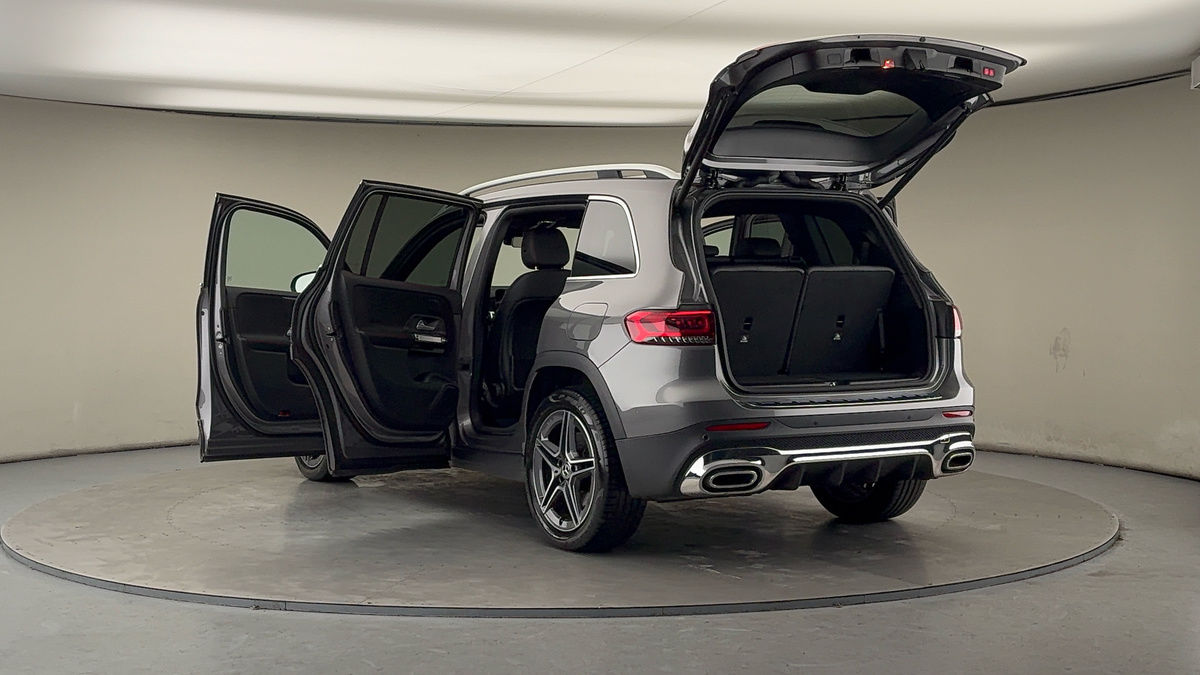 Mercedes-Benz GLB Image 23