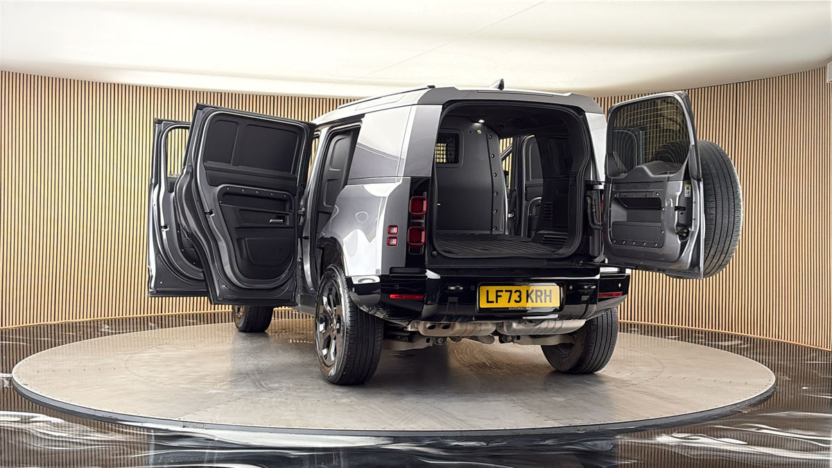 More views of Land Rover Defender 110