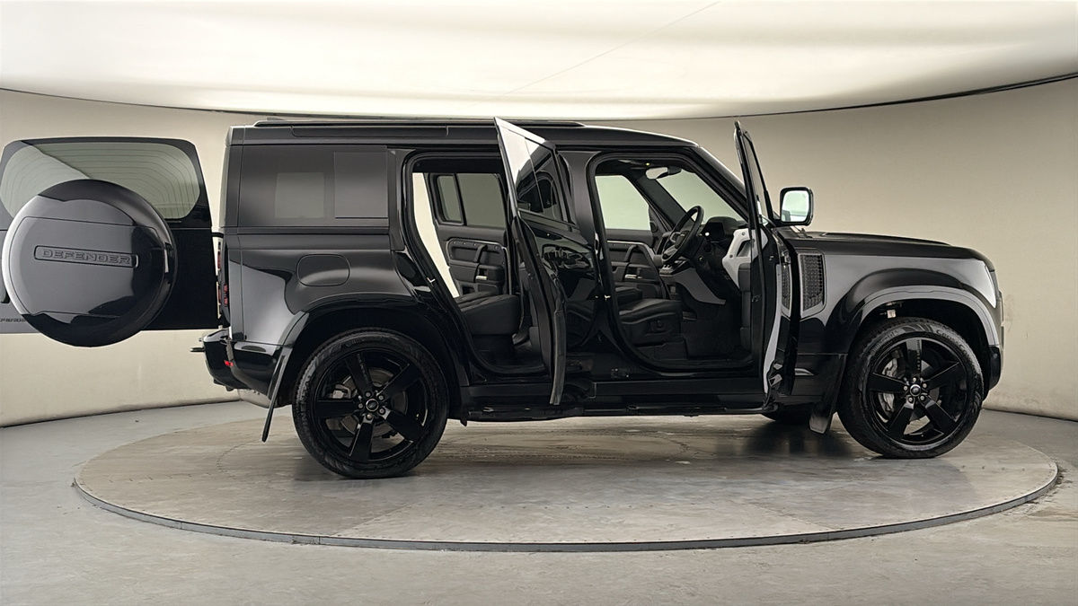 More views of Land Rover Defender 110