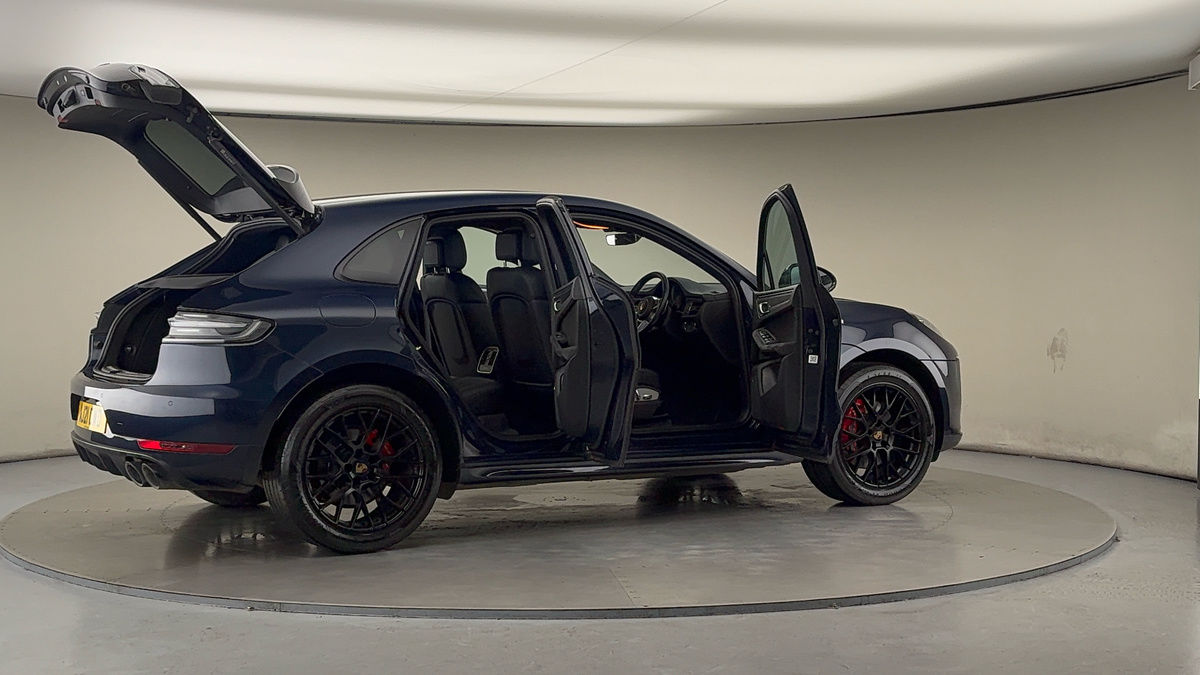 More views of Porsche Macan