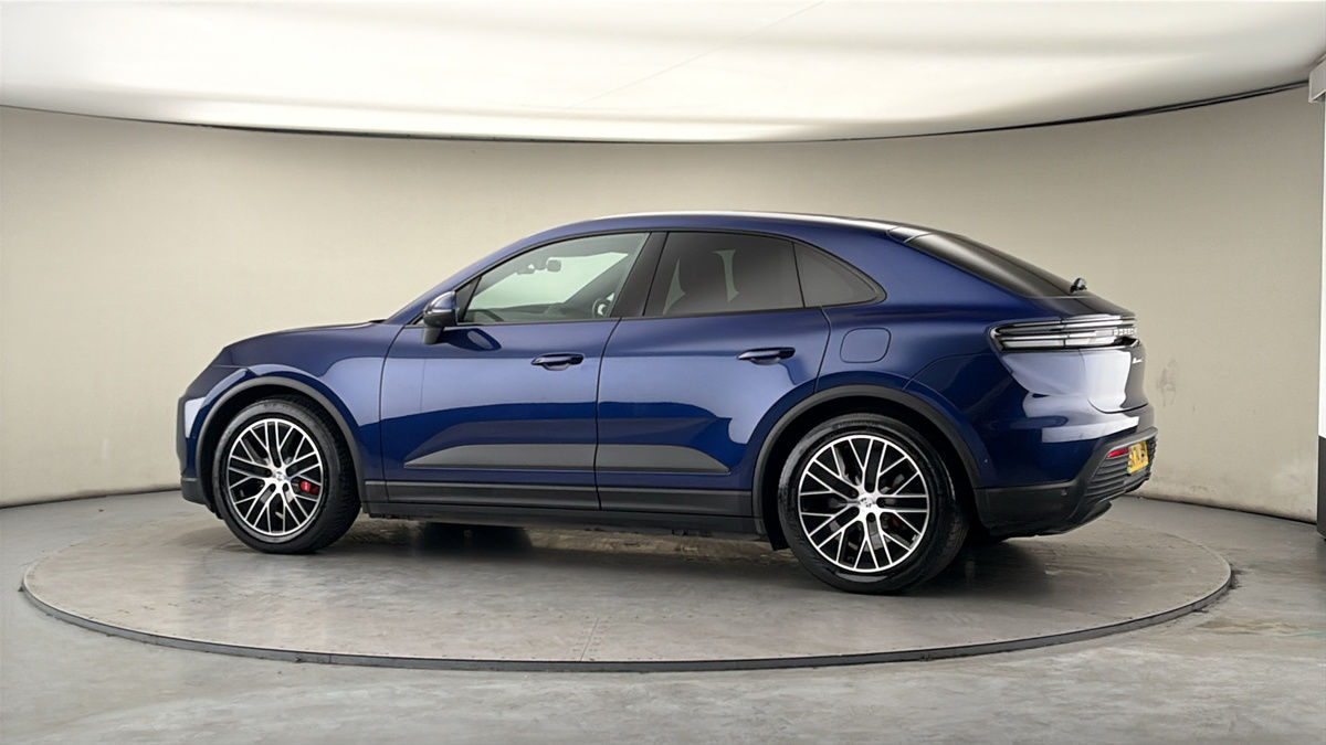 More views of Porsche Macan