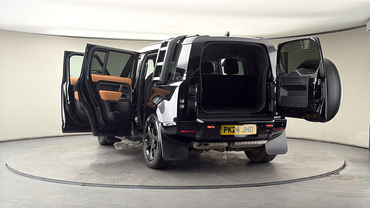 More views of Land Rover Defender 110