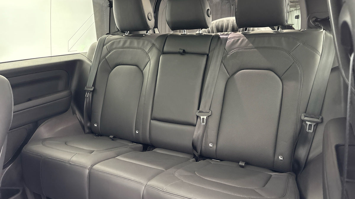 Land Rover Defender 90 Urban Image 8