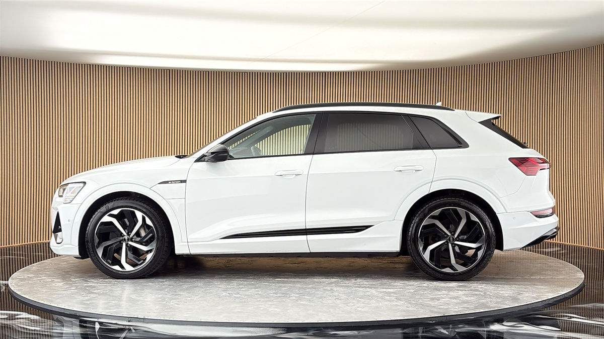 More views of Audi e-tron