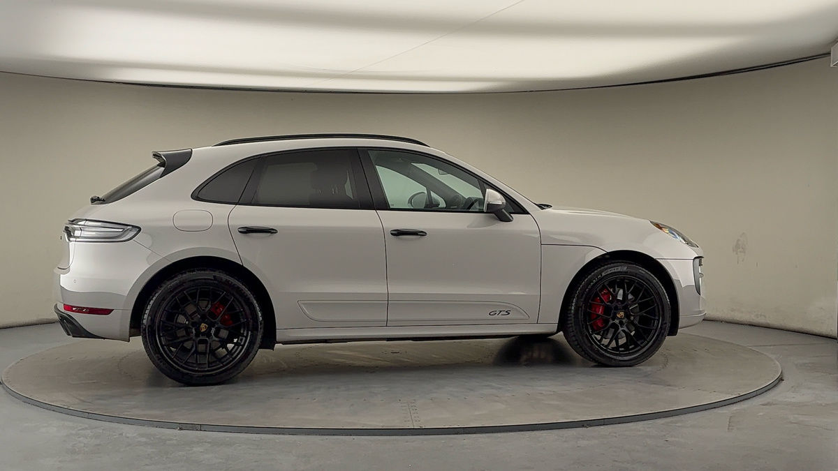 More views of Porsche Macan