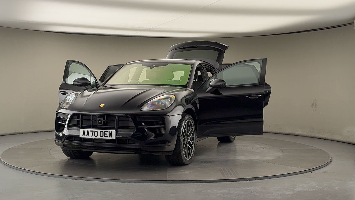 More views of Porsche Macan