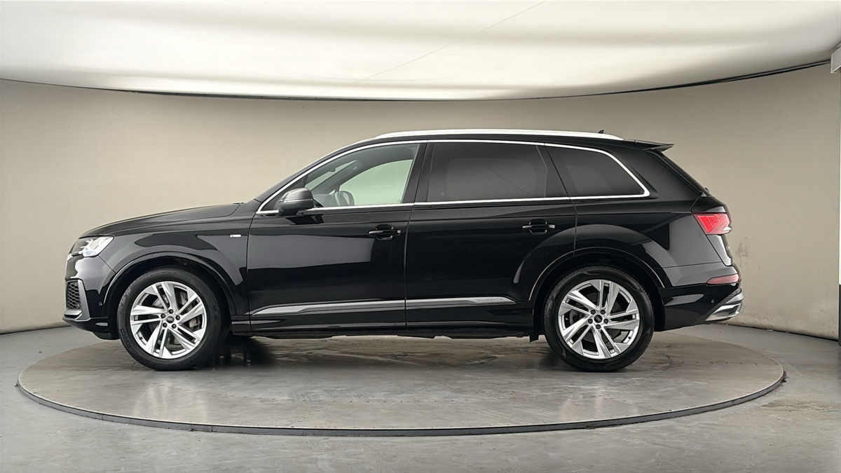 More views of Audi Q7