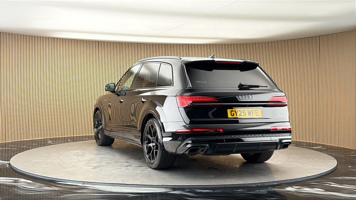 More views of Audi Q7