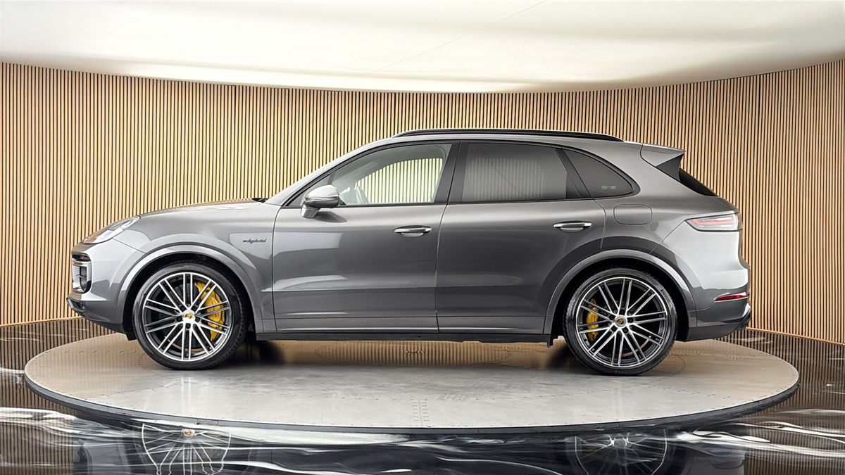 Porsche Cayenne Image 15