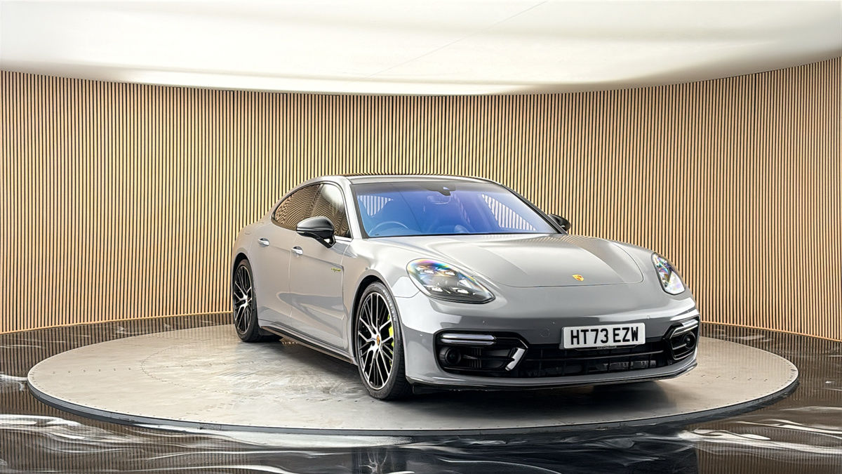 More views of Porsche Panamera