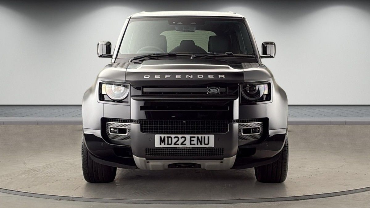 Land Rover Defender 110 Image 3