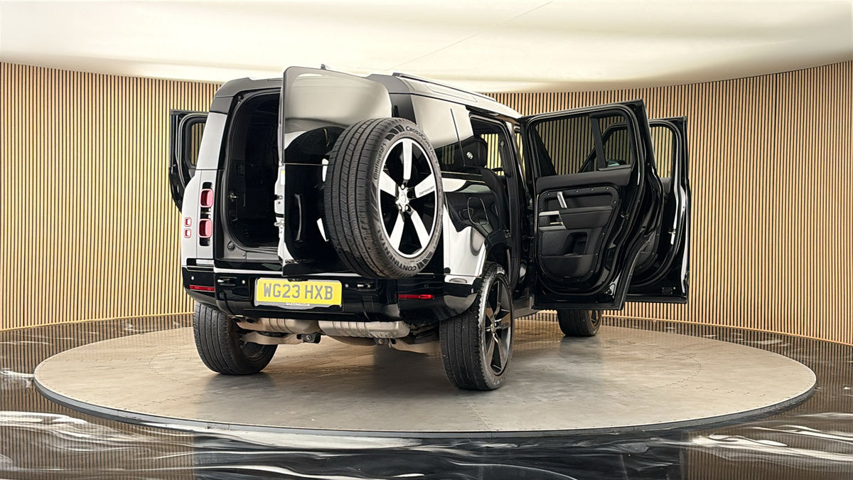 More views of Land Rover Defender 110