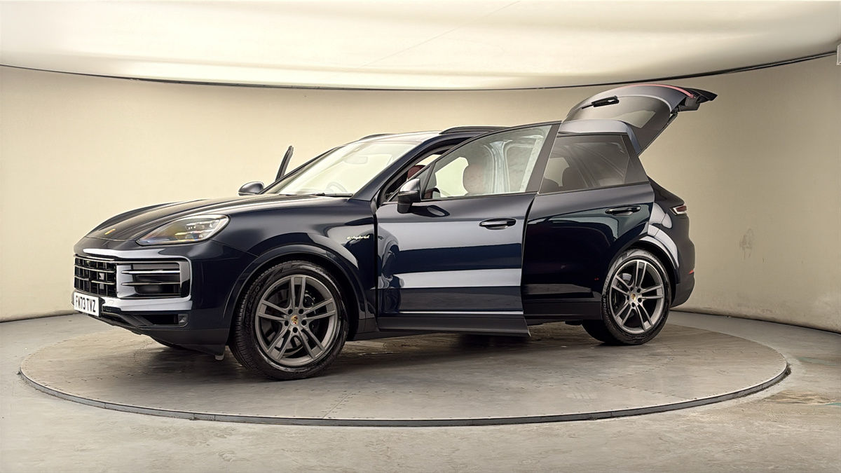 More views of Porsche Cayenne