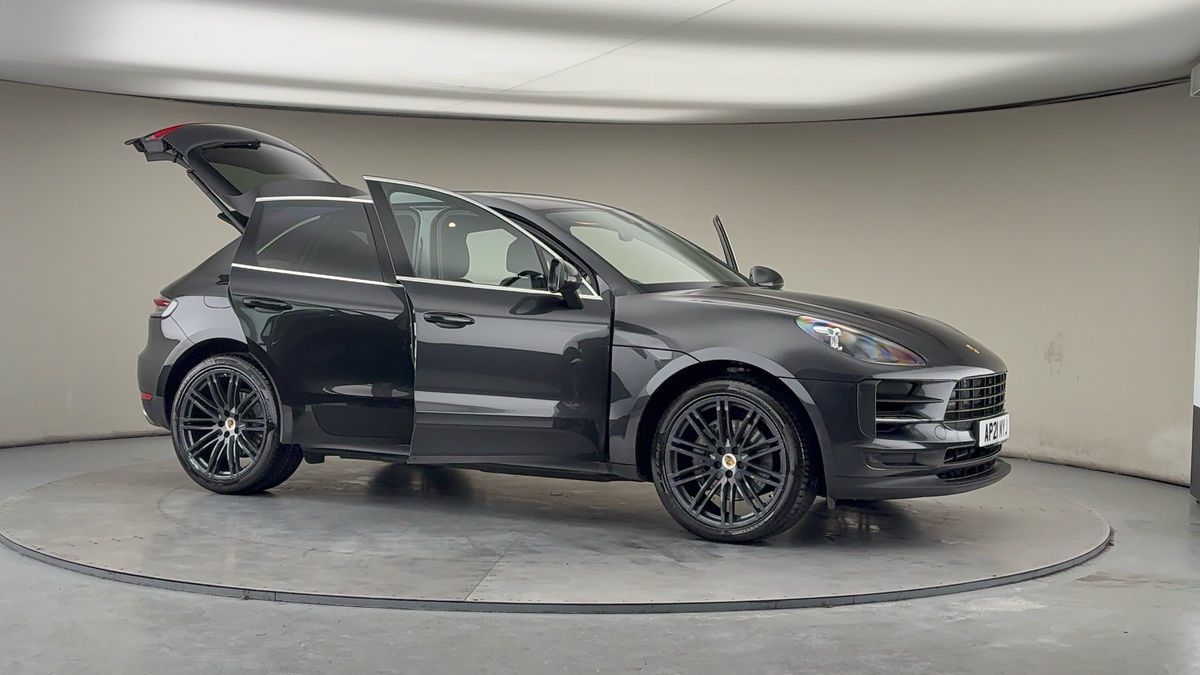 More views of Porsche Macan
