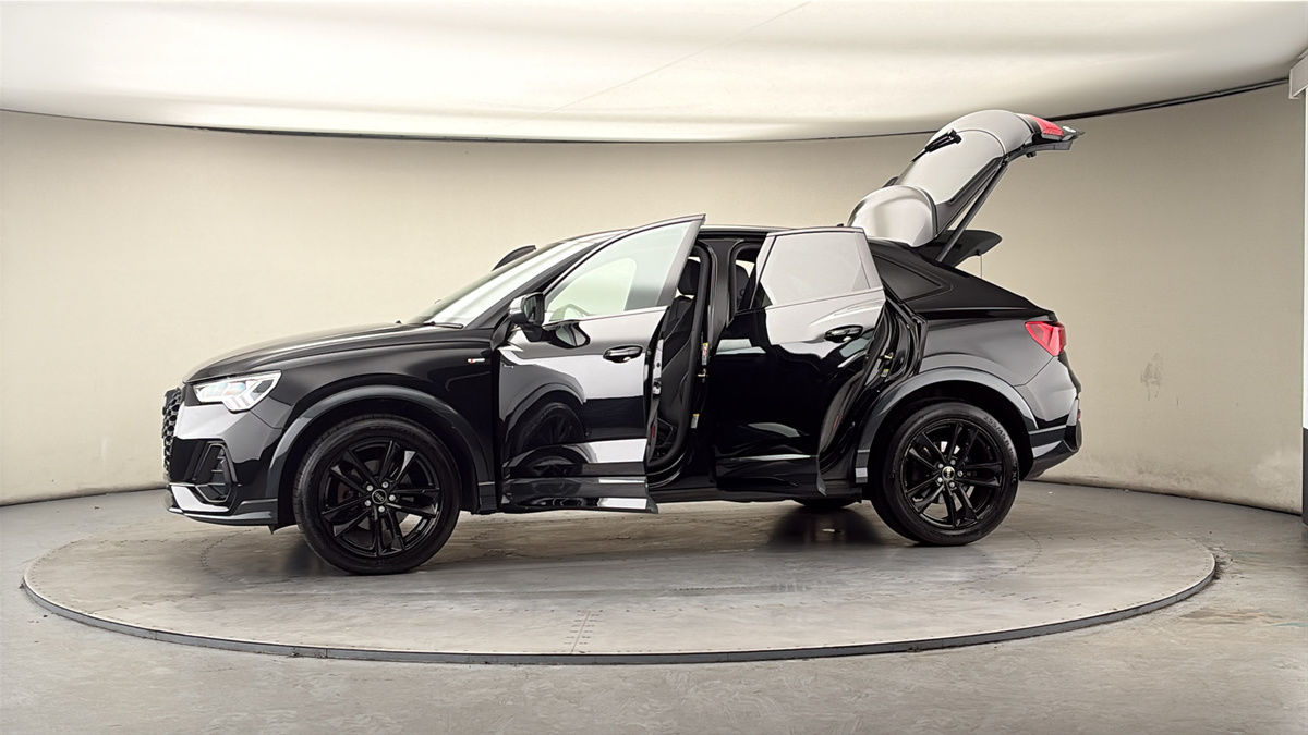 More views of Audi Q3