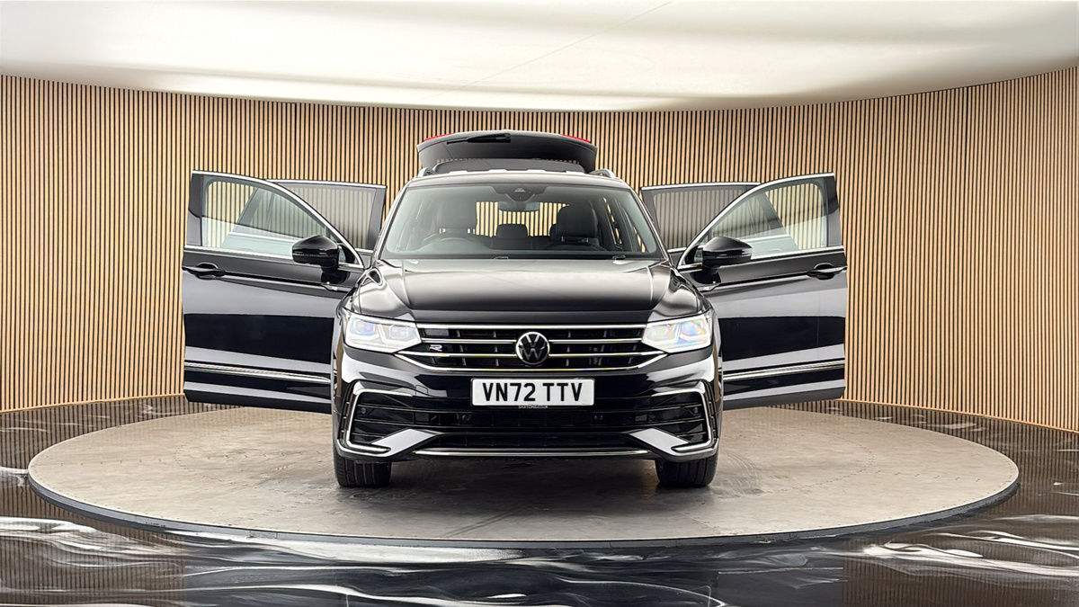 More views of Volkswagen Tiguan Allspace