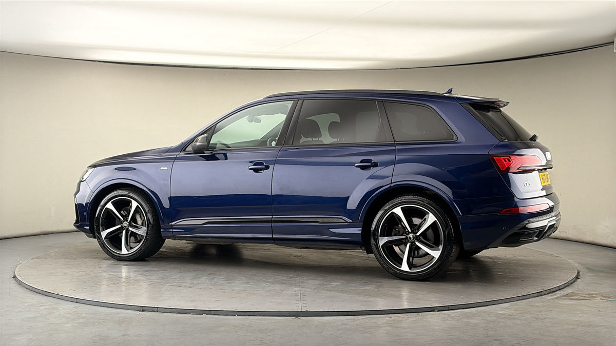 More views of Audi Q7