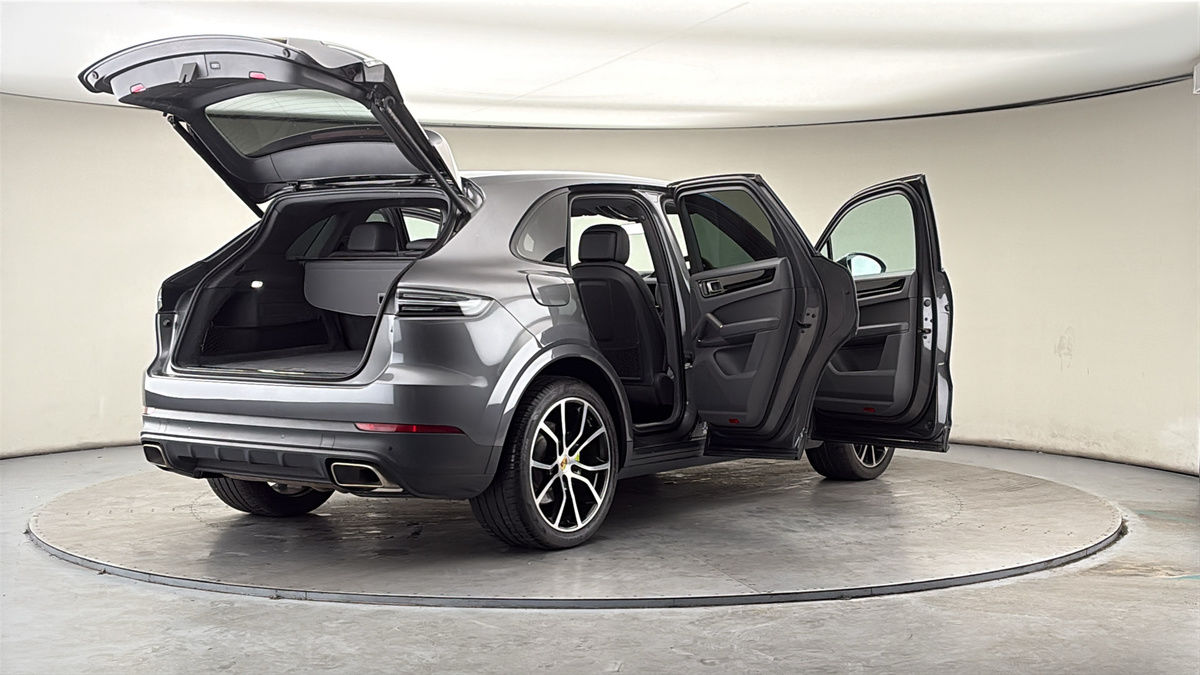 More views of Porsche Cayenne