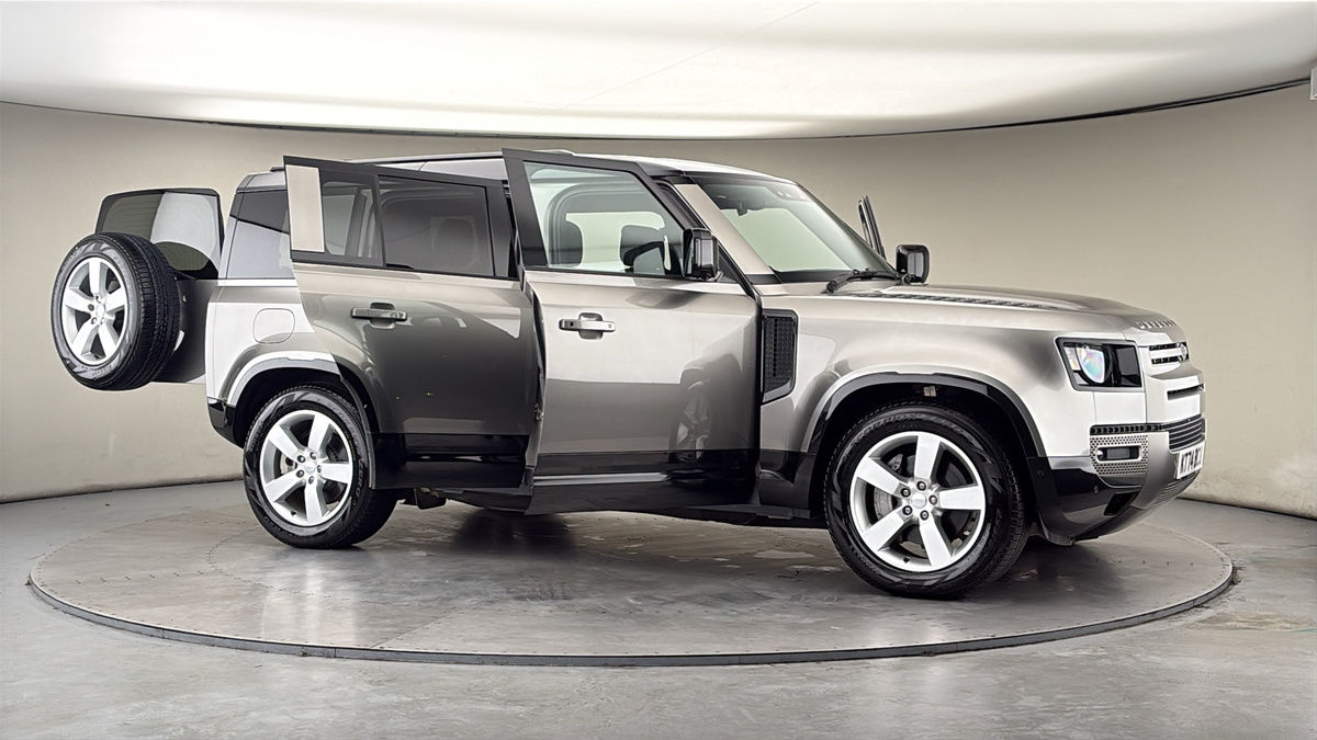 More views of Land Rover Defender 110