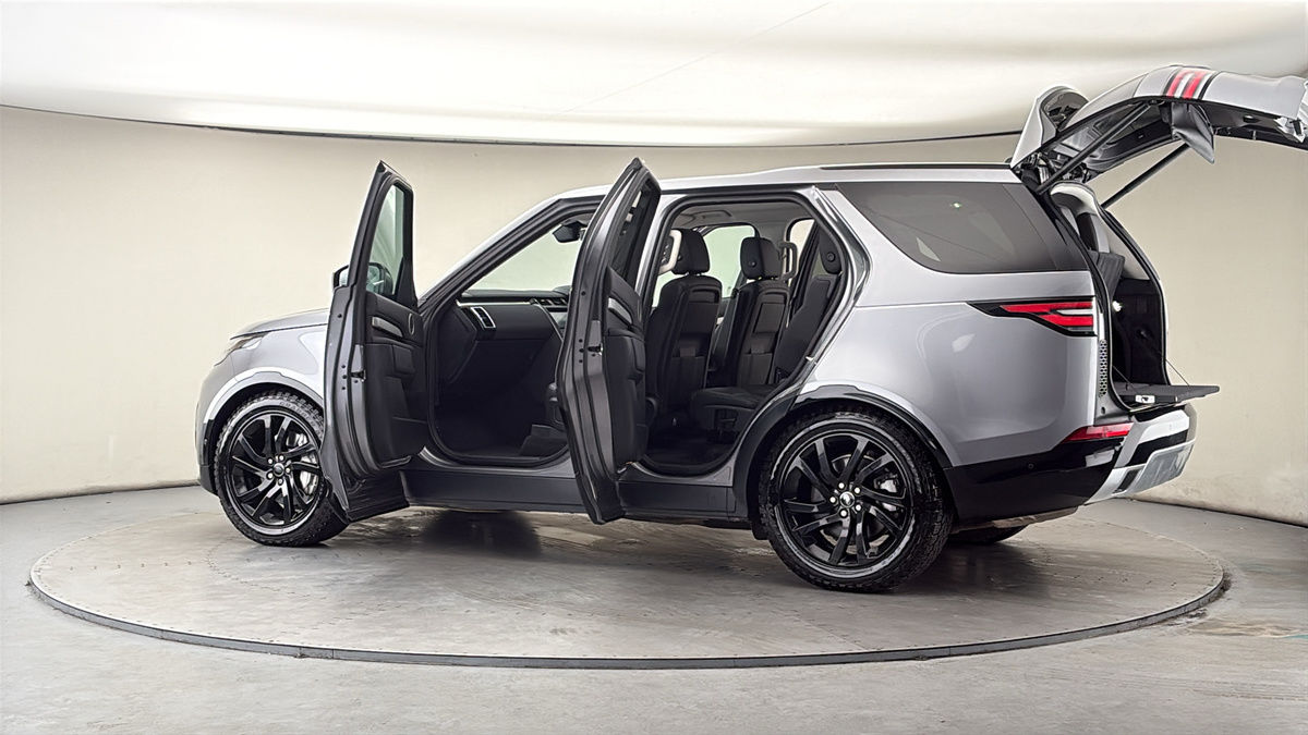 More views of Land Rover Discovery