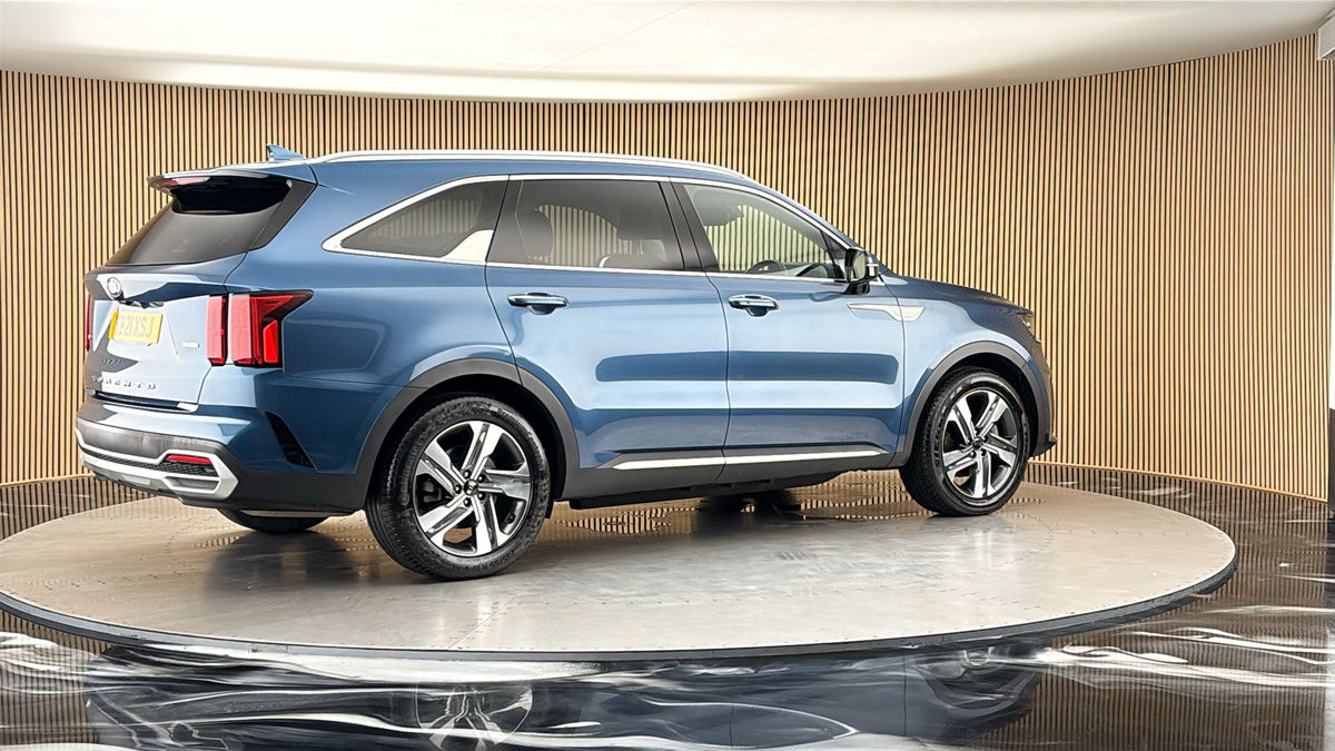 More views of Kia Sorento