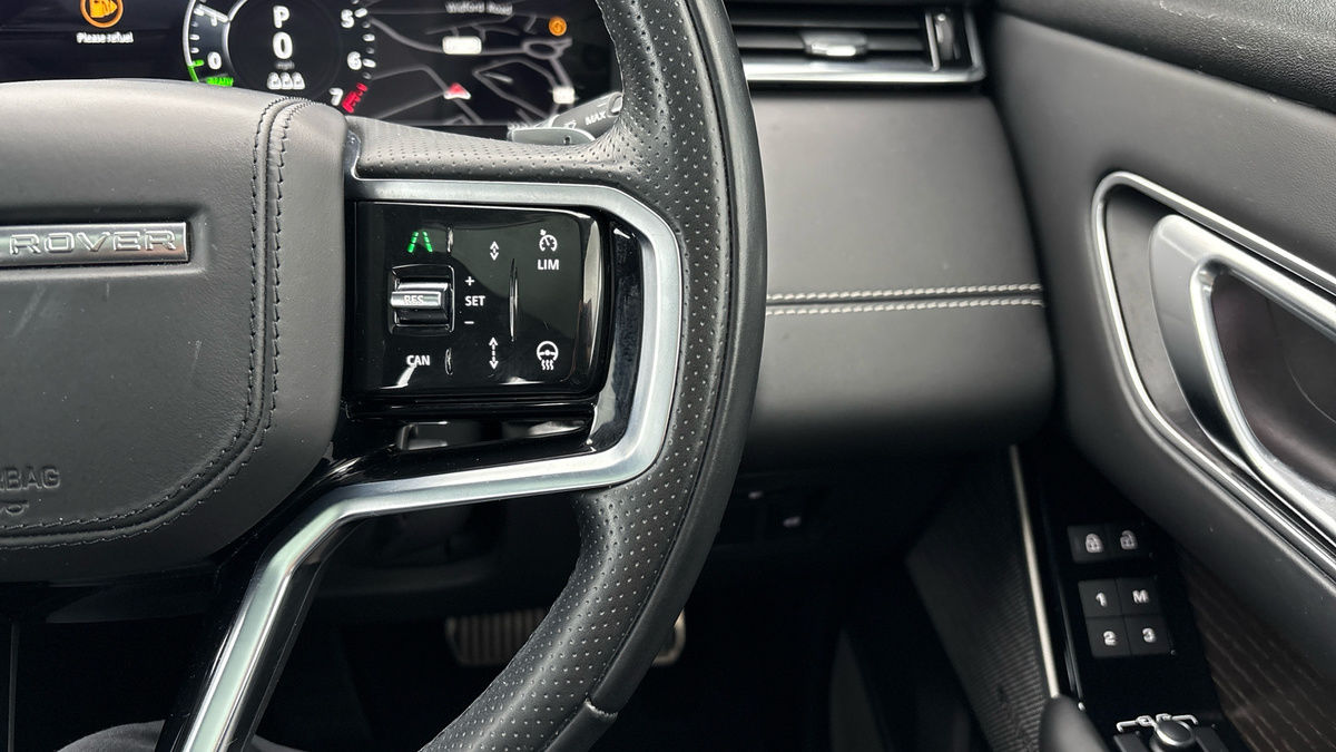 Land Rover Range Rover Velar Image 14