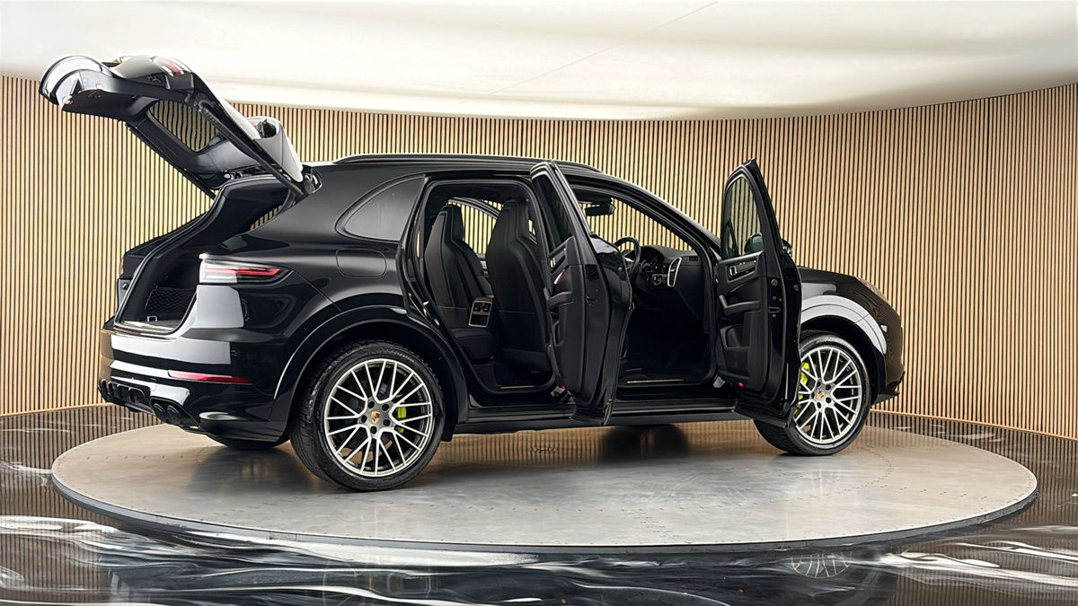 More views of Porsche Cayenne